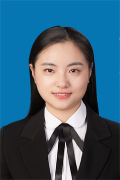 穿着西装的男孩描述已自动生成